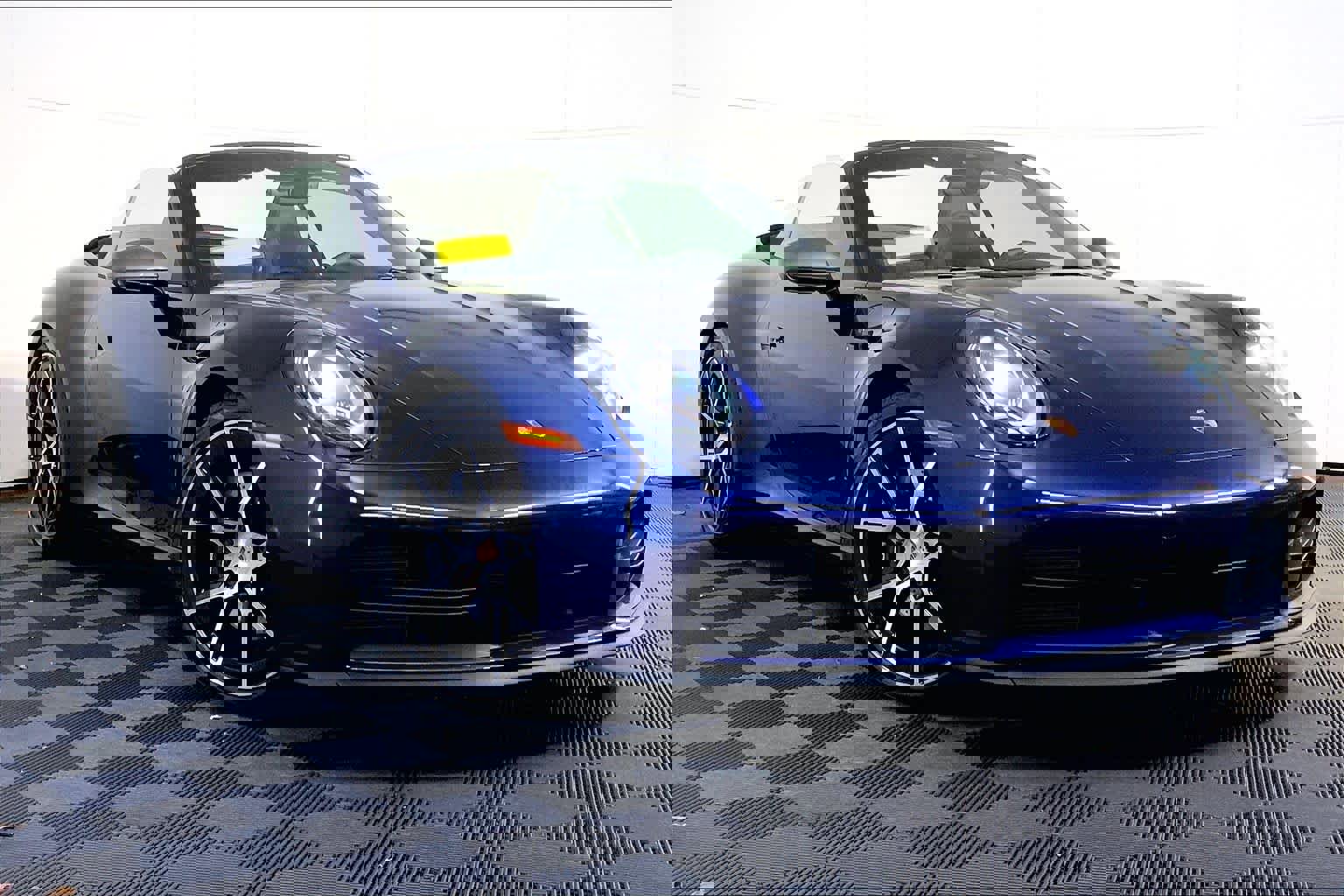 Used 2025 Porsche 911 Carrera T image 9