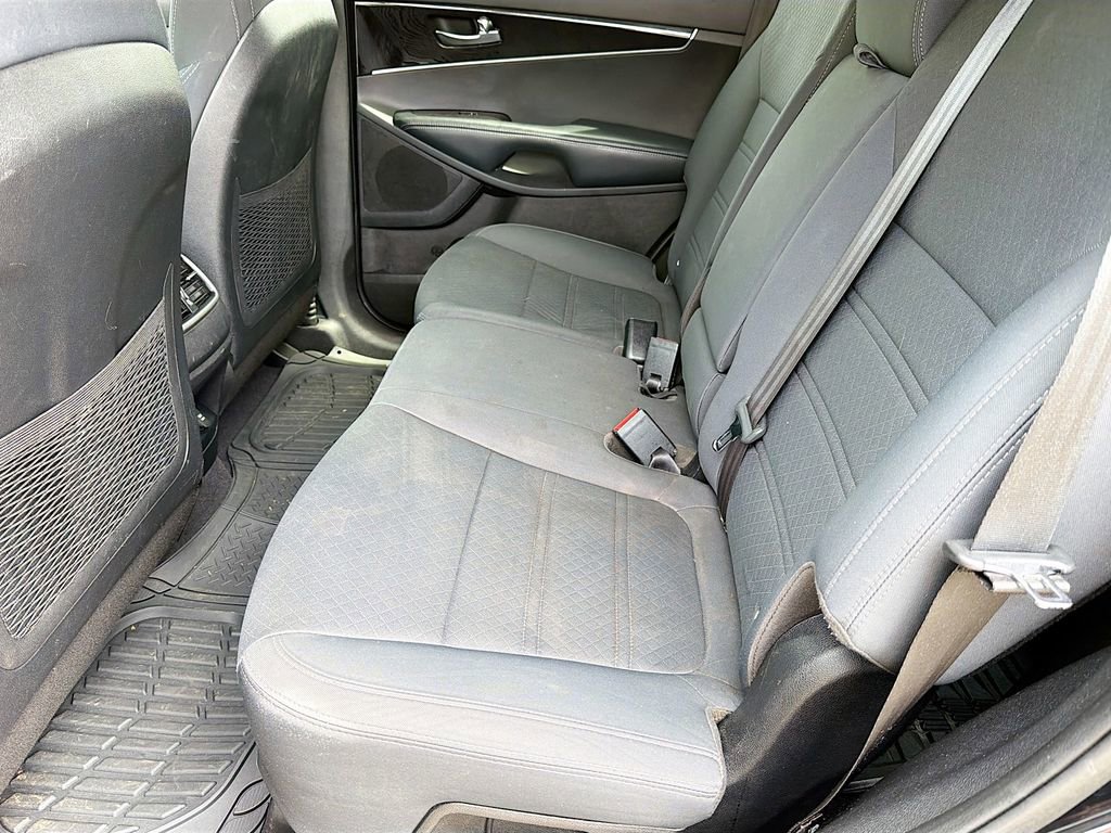 Used 2017 Kia Sorento LX w/ LX Convenience Package image 24