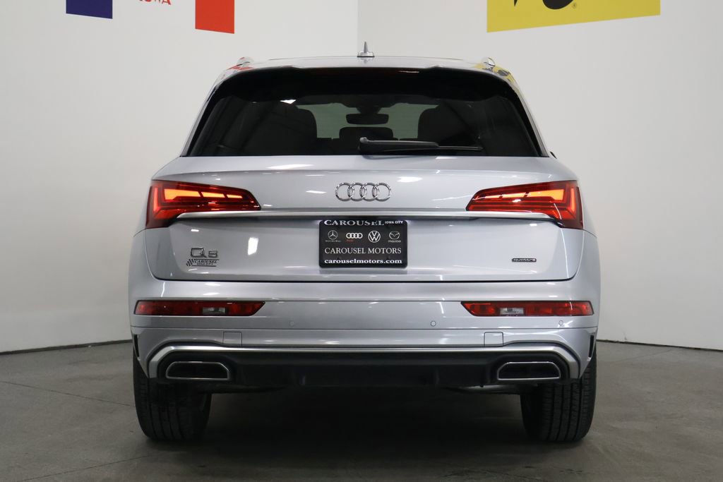 Used 2023 Audi Q5 2.0T Premium w/ Convenience Package image 11