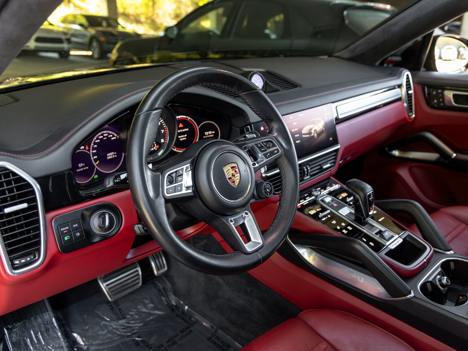 Certified 2022 Porsche Cayenne Turbo S AWD/4WD image 4