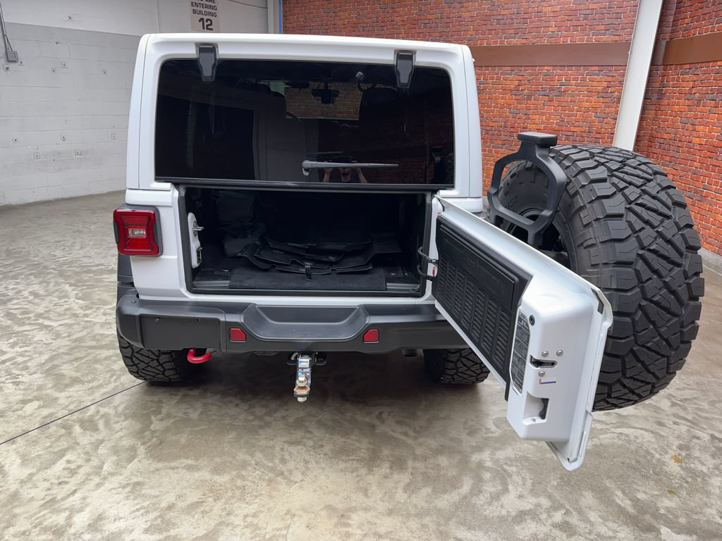 Used 2018 Jeep Wrangler Unlimited Rubicon AWD/4WD image 25