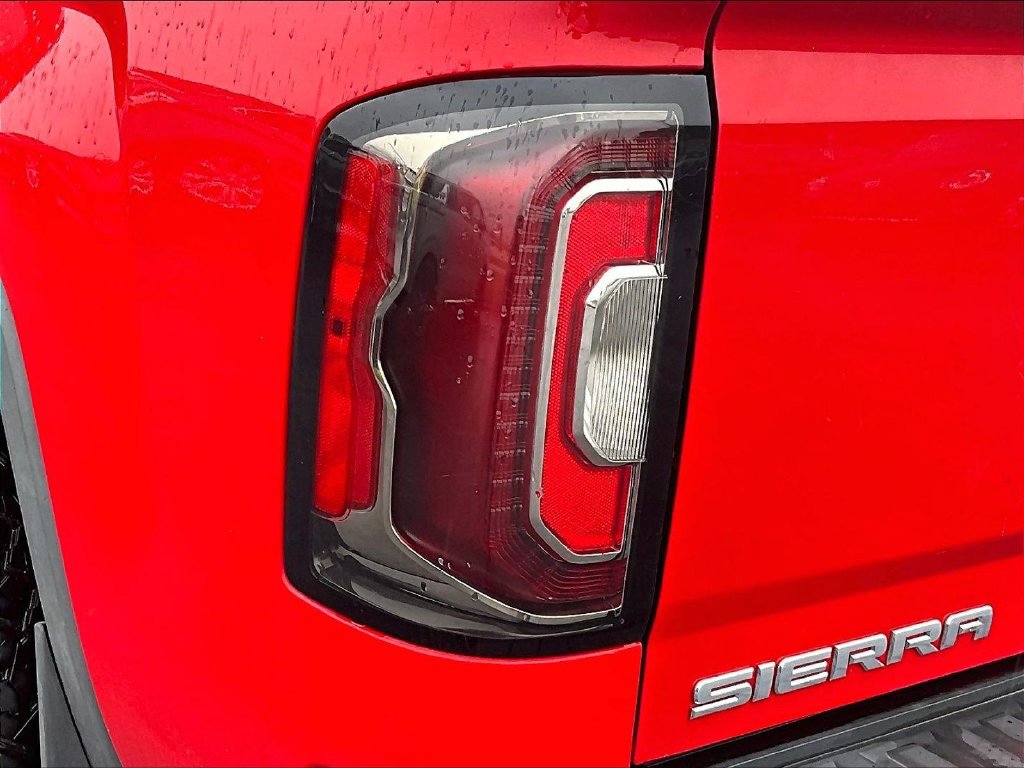 Used 2017 GMC Sierra 1500 SLT w/ SLT Premium Package AWD/4WD image 29
