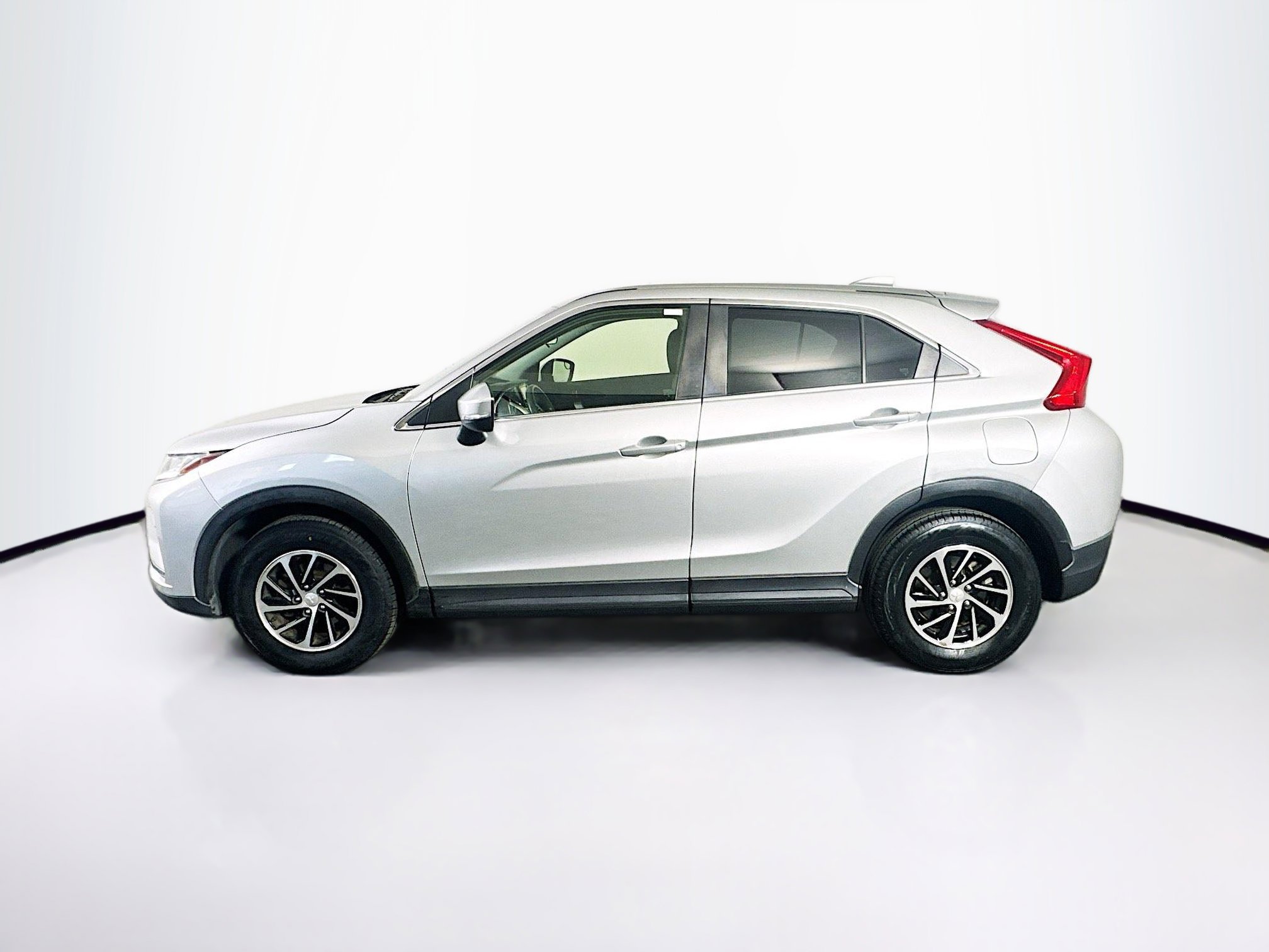 Used 2020 Mitsubishi Eclipse Cross ES FWD image 4