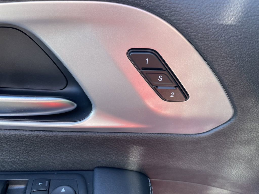 New 2026 Chrysler Pacifica Limited image 23