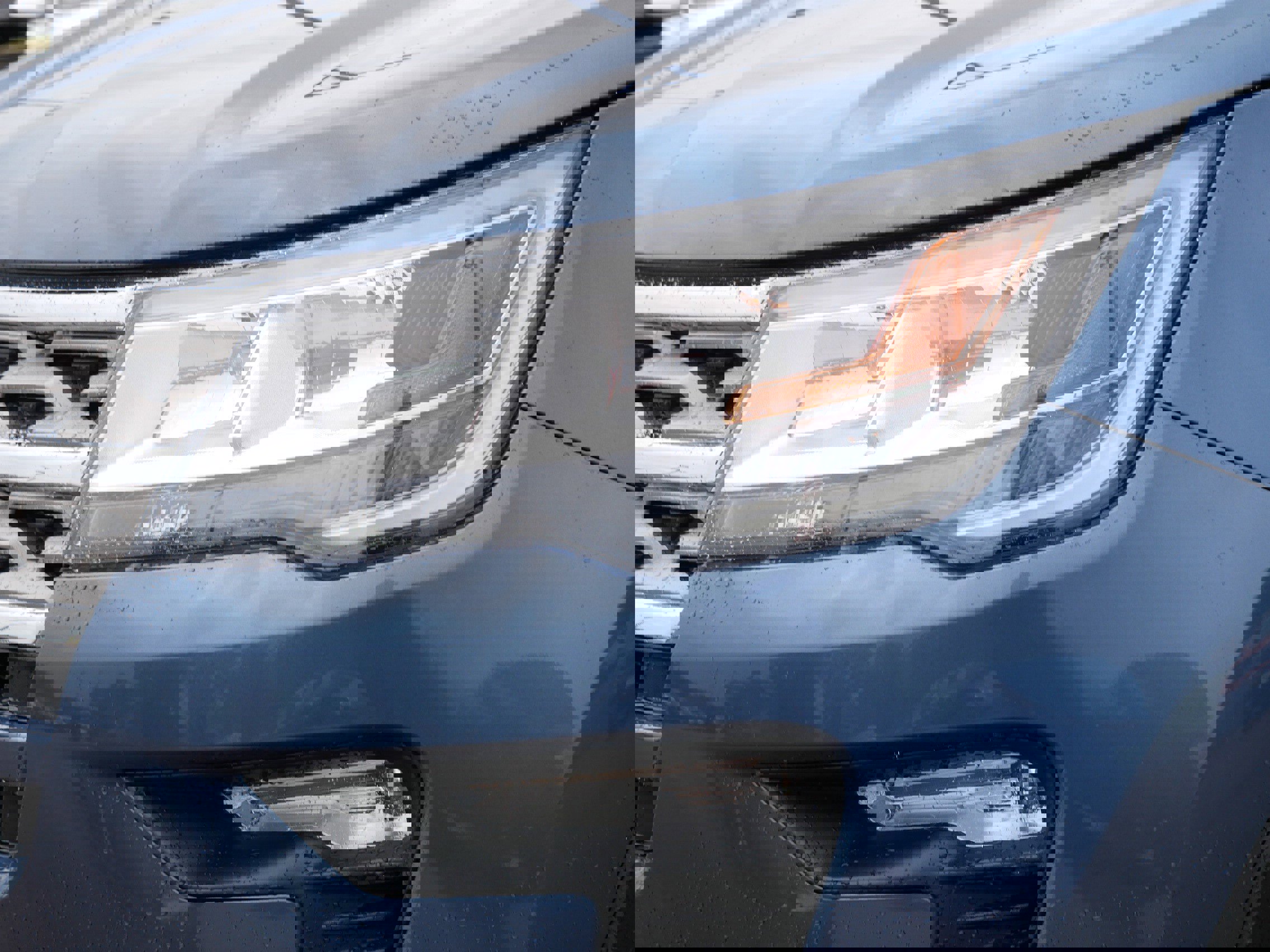 Used 2018 Ford Explorer XLT w/ Equipment Group 202A AWD/4WD image 10