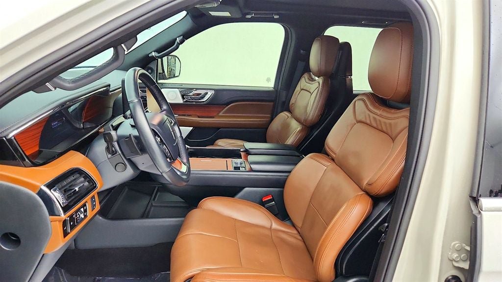 Used 2024 Lincoln Navigator L Reserve AWD/4WD image 12