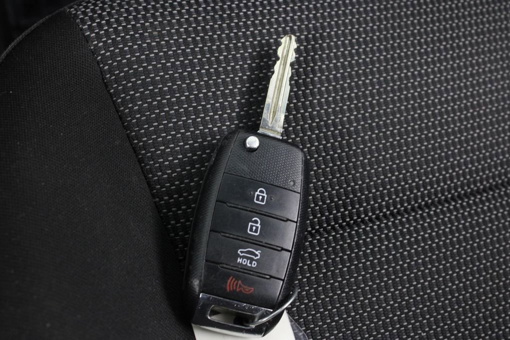 Used 2017 Kia Forte LX FWD image 27