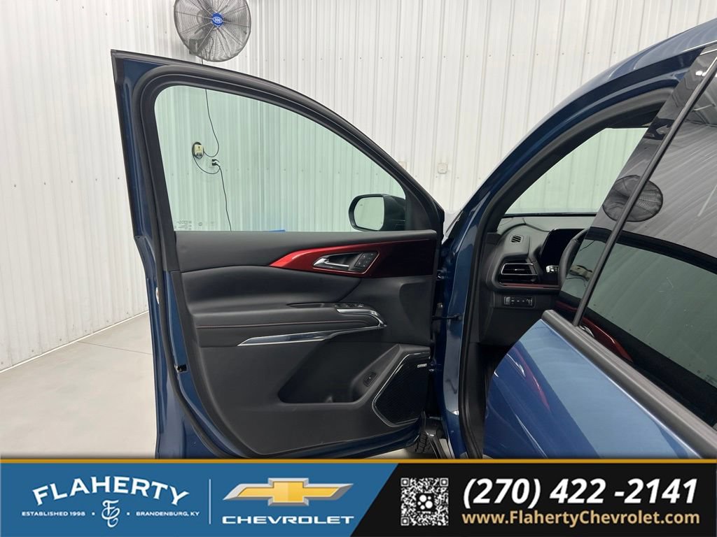 Used 2024 Chevrolet Traverse RS w/ LPO, Floor Liner Package AWD/4WD image 8