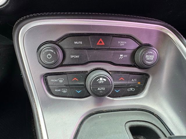 Used 2019 Dodge Challenger SXT RWD image 11