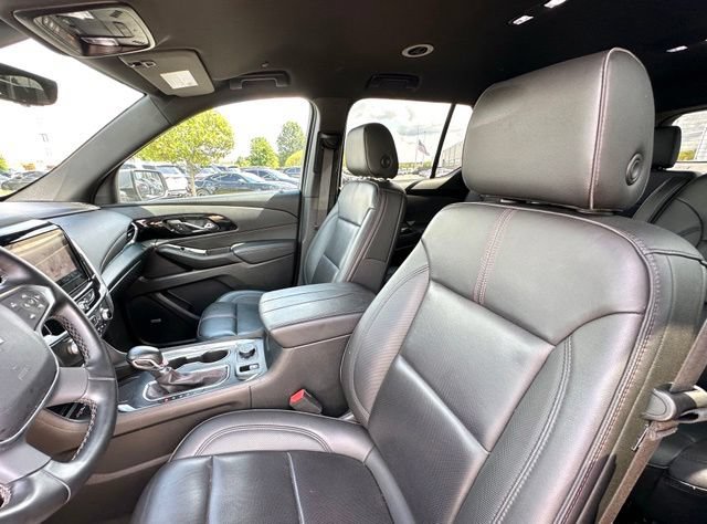 Used 2023 Chevrolet Traverse RS FWD image 28