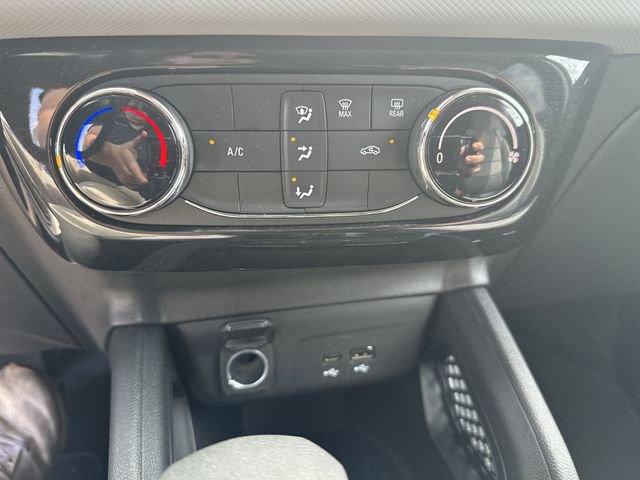 Used 2024 Chevrolet TrailBlazer LT FWD image 38