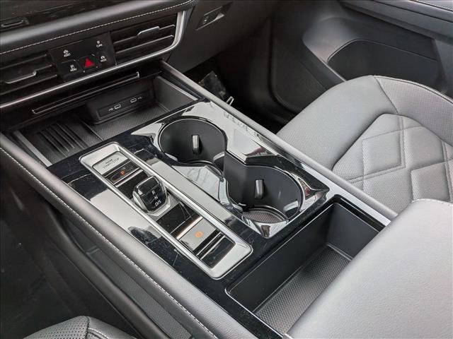 Used 2025 Volkswagen Atlas SE image 12