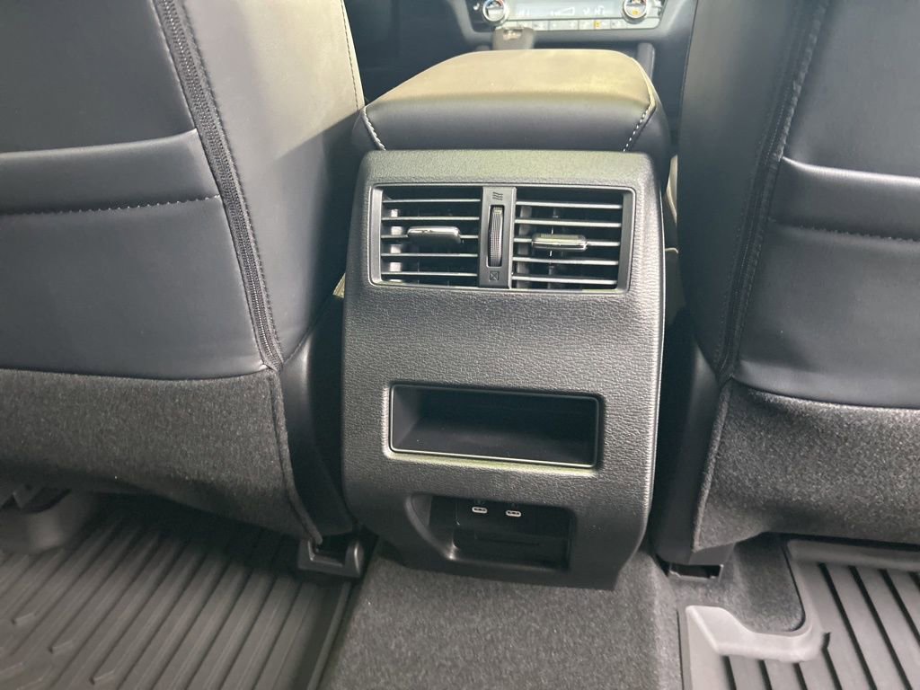 New 2026 Mitsubishi Outlander SE image 30