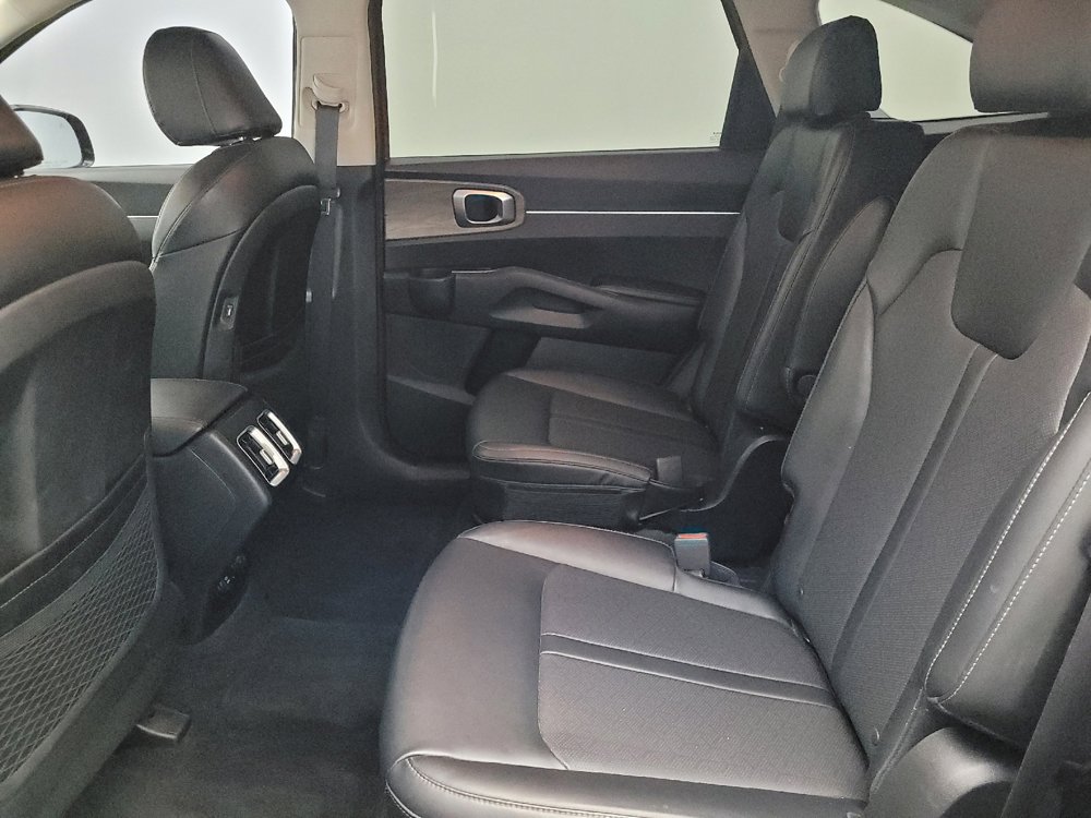 Used 2022 Kia Sorento EX image 18