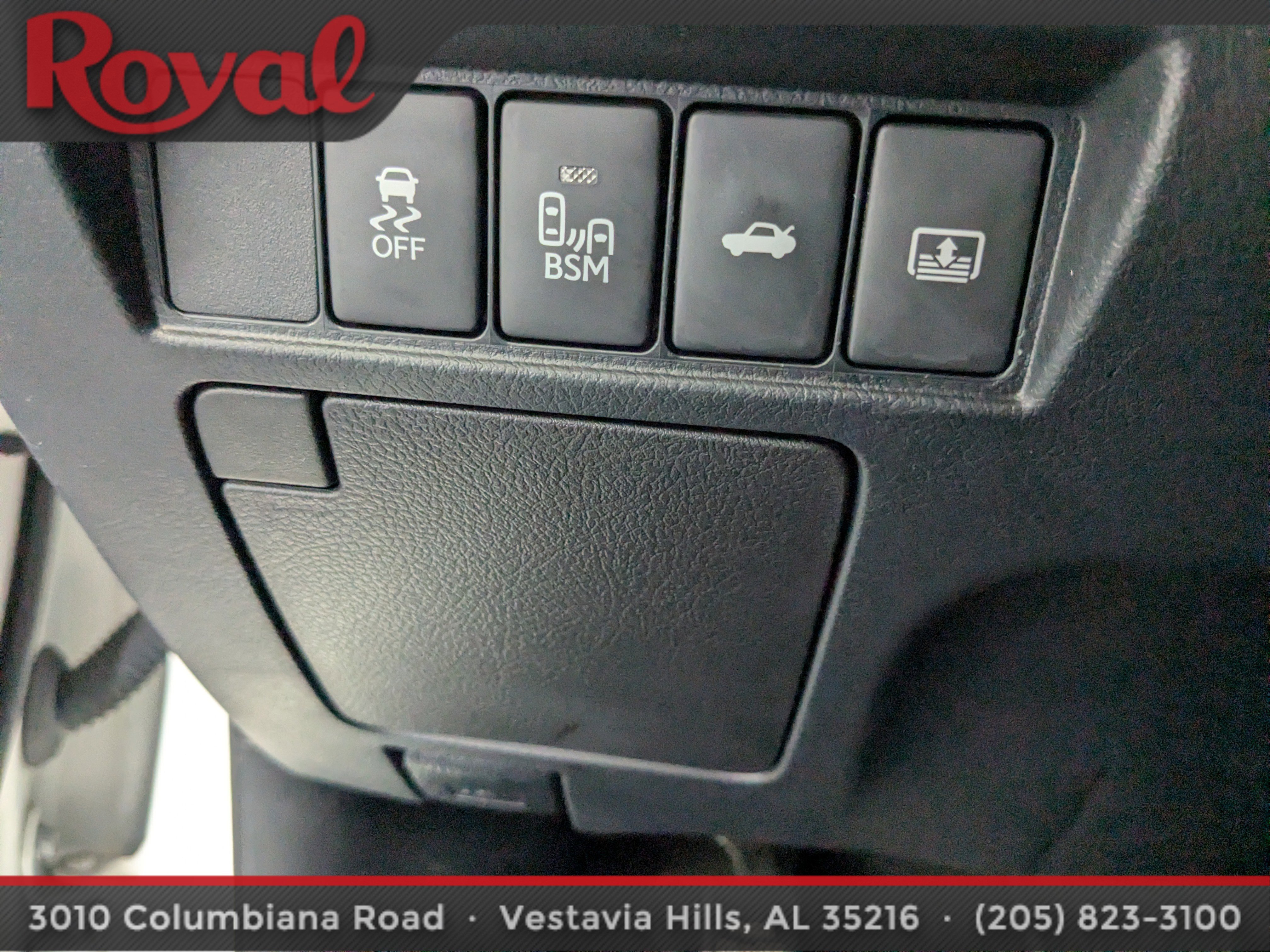 Used 2016 Toyota Avalon Limited image 16