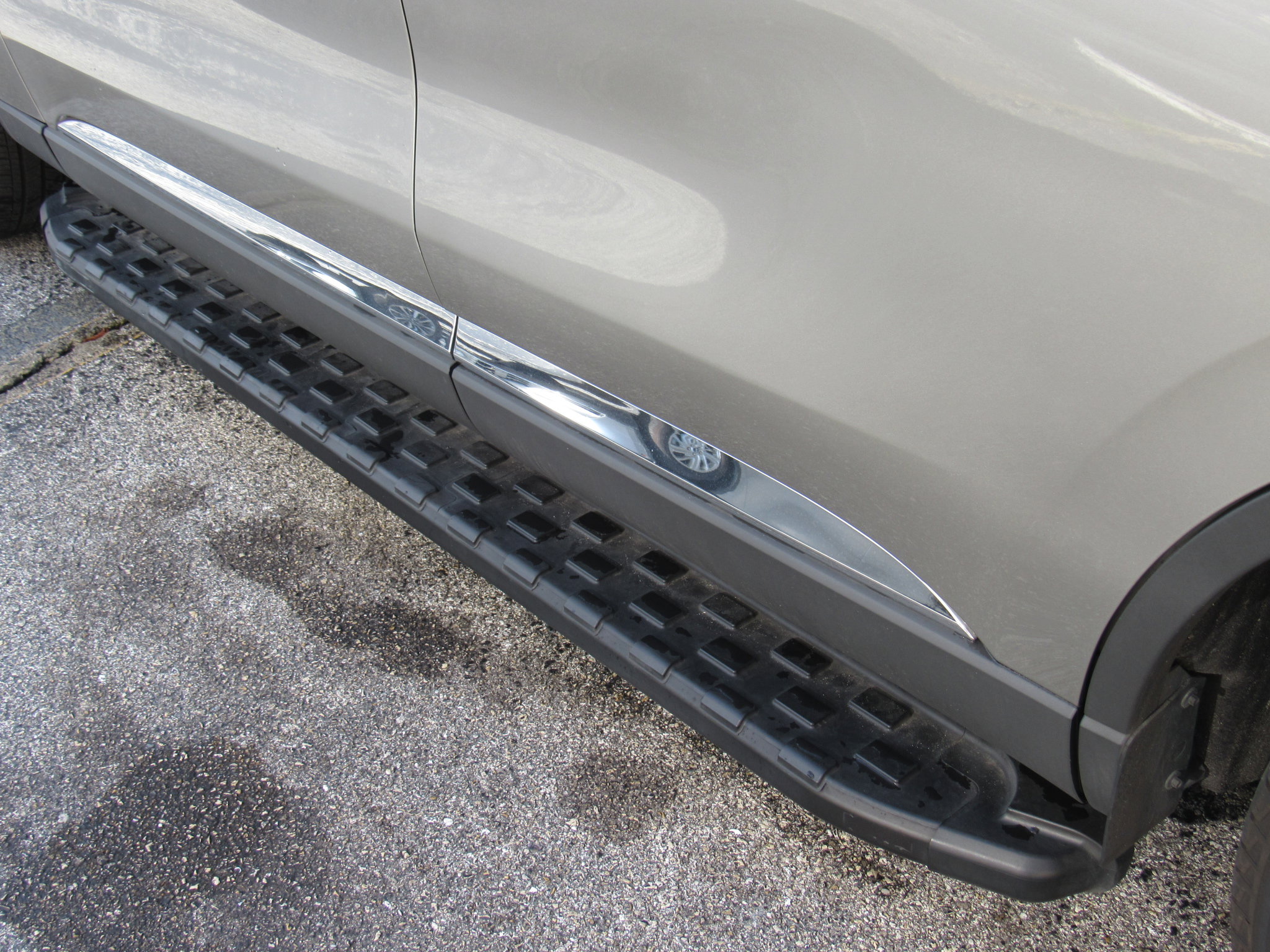 Used 2023 Lincoln Aviator Reserve w/ Equipment Group 201A image 11