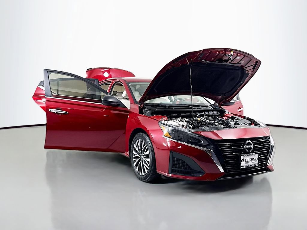 Used 2025 Nissan Altima 2.5 SV image 18
