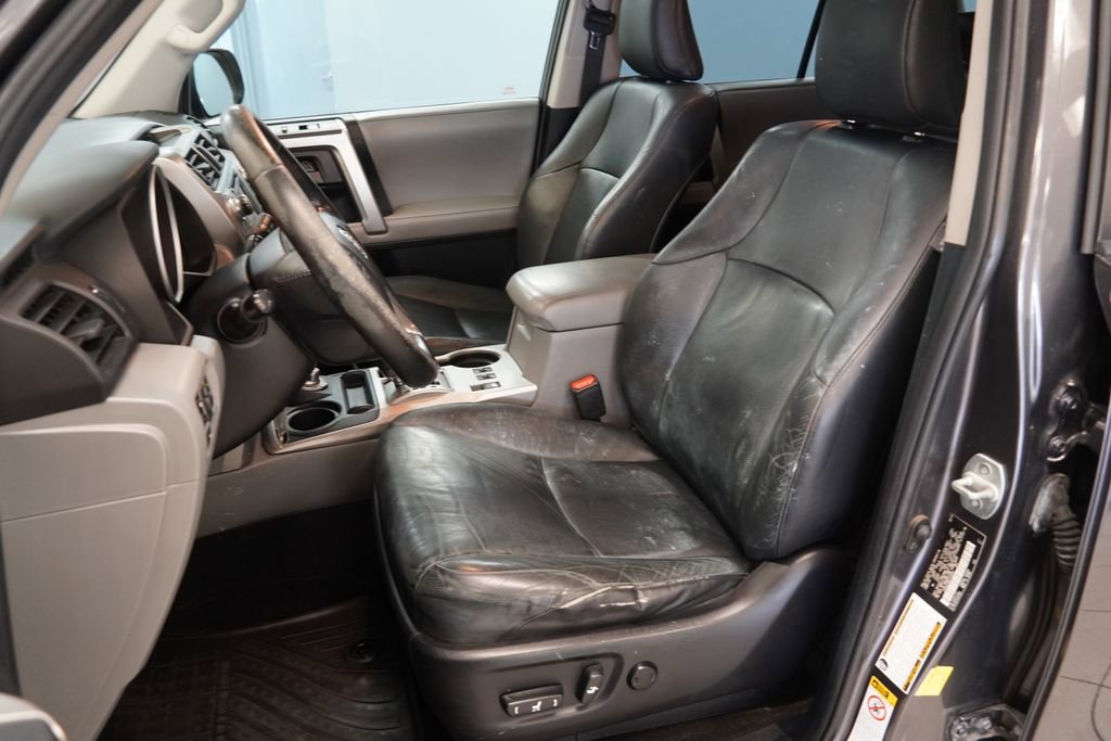 Used 2013 Toyota 4Runner SR5 w/ Premium Pkg image 4