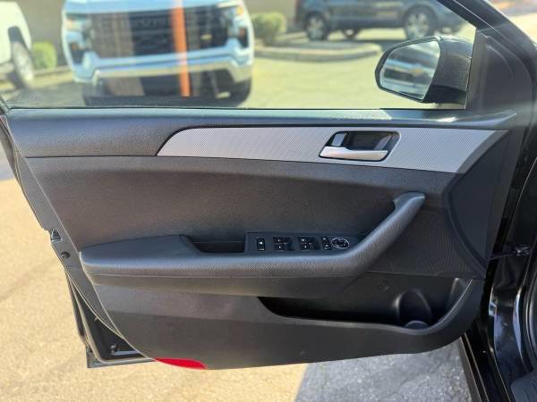 Used 2018 Hyundai Sonata SE FWD image 9