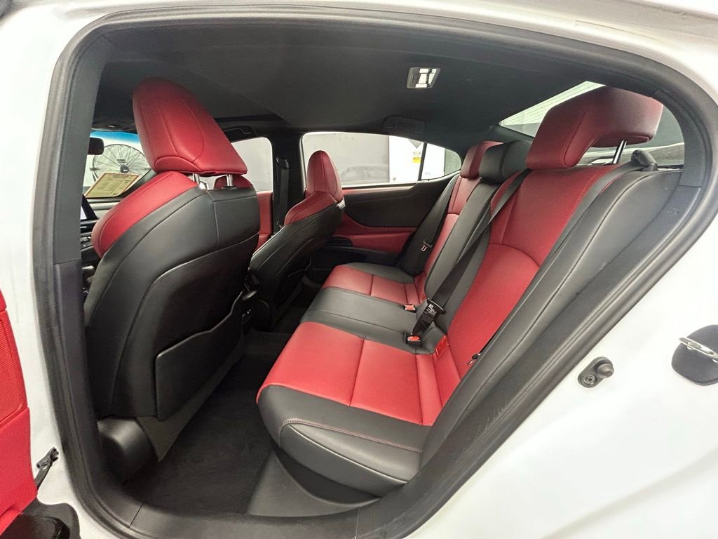Used 2023 Lexus ES 300h F Sport image 35