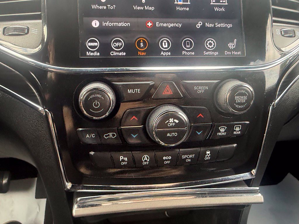 Certified 2022 Jeep Grand Cherokee Limited AWD/4WD image 22
