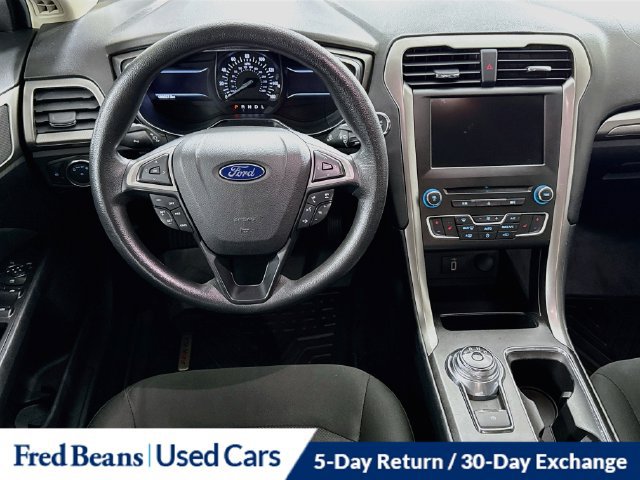 Used 2017 Ford Fusion SE w/ Fusion SE Technology Package FWD image 28