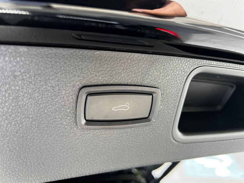 Used 2017 Porsche Macan Turbo AWD/4WD image 25