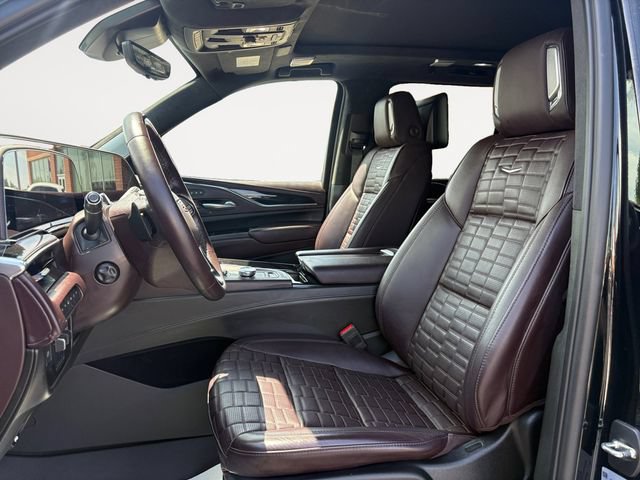 Certified 2023 Cadillac Escalade Sport Platinum w/ LPO, ONYX Package AWD/4WD image 9