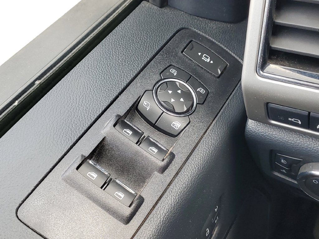 Used 2022 Ford F250 Lariat w/ Lariat Ultimate Package AWD/4WD image 19