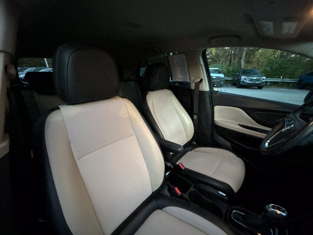 Used 2020 Buick Encore Preferred w/ Safety Package FWD image 34