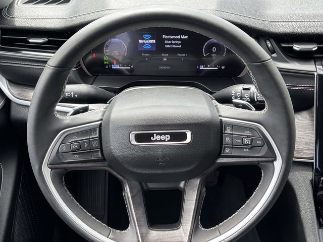 Used 2023 Jeep Grand Cherokee L Limited w/ Luxury Tech Group II AWD/4WD image 28