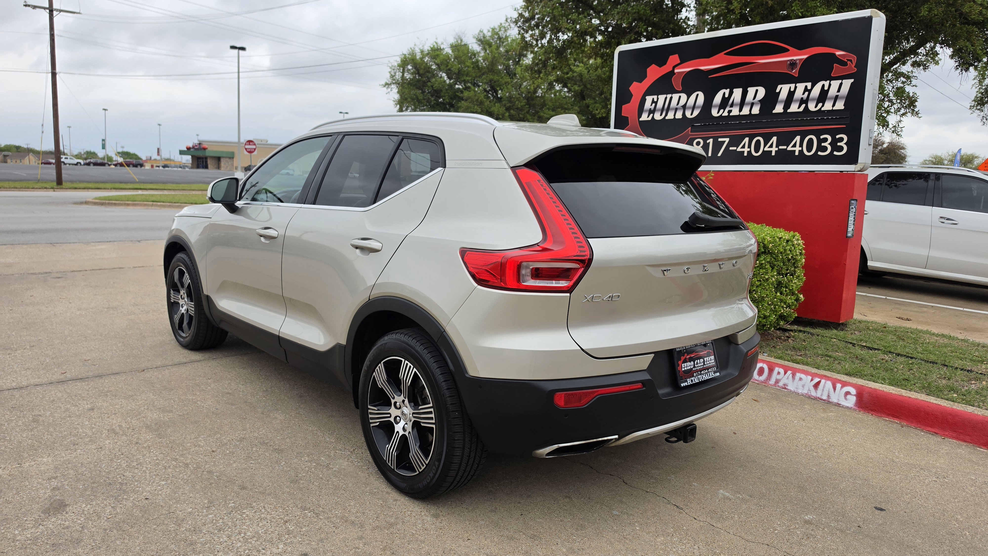 Used 2019 Volvo XC40 T5 Inscription AWD/4WD image 3