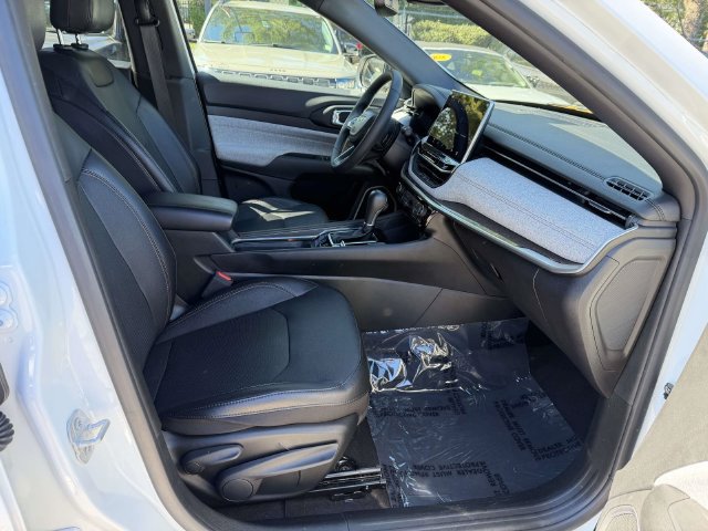 Certified 2023 Jeep Compass Latitude AWD/4WD image 24