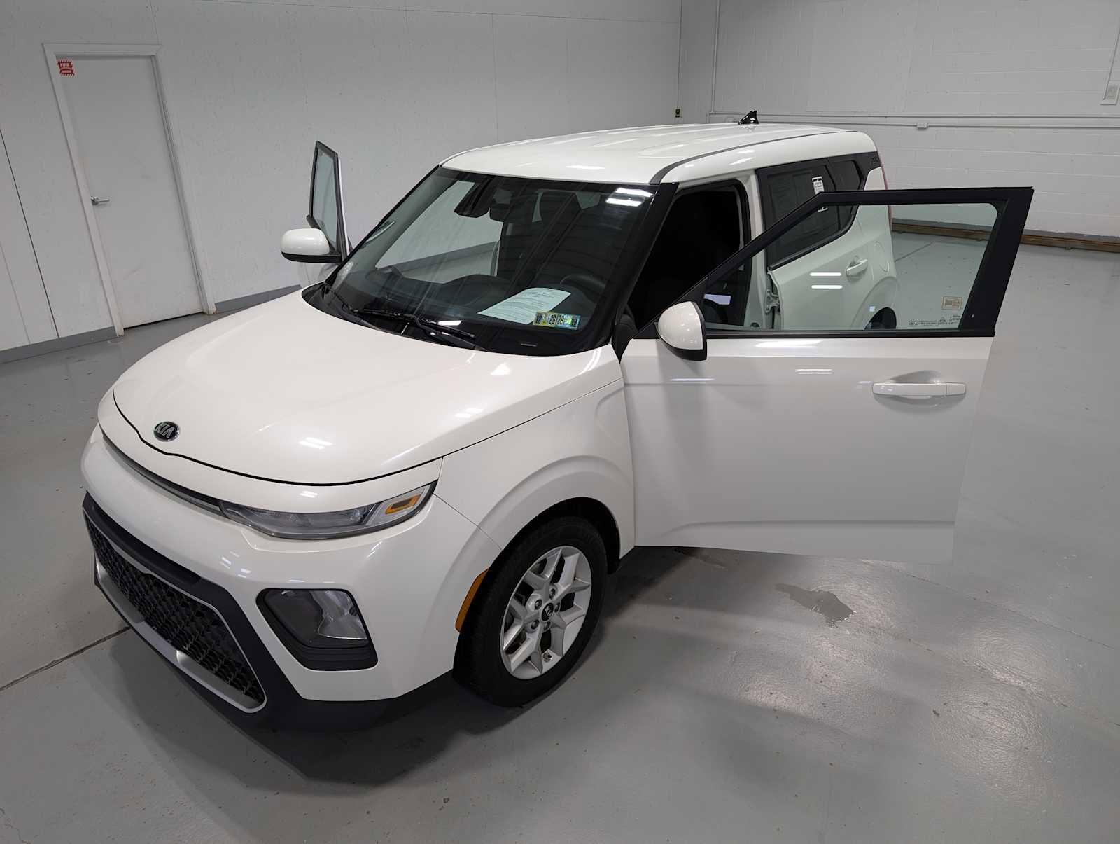 Certified 2021 Kia Soul S image 16