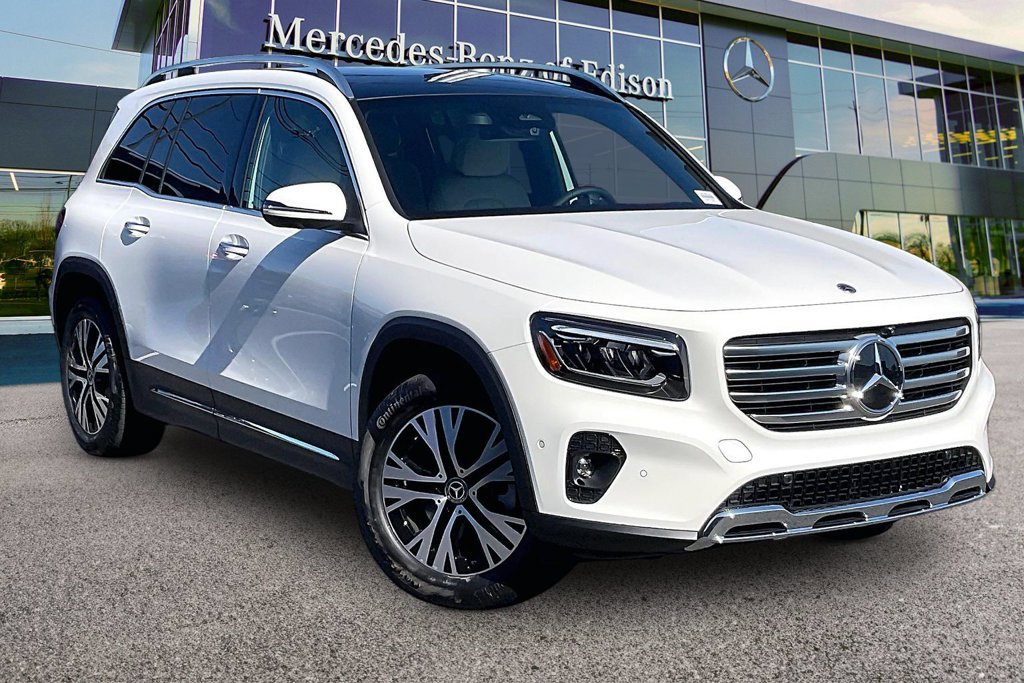 New 2026 Mercedes-Benz GLB 250 4MATIC image 1
