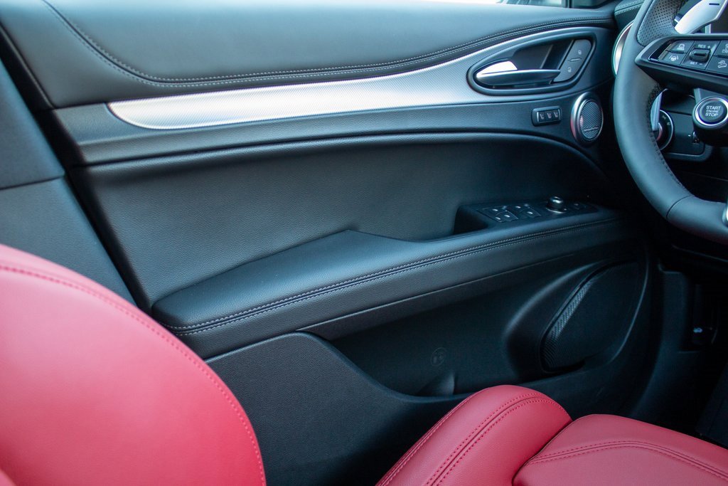 New 2025 Alfa Romeo Stelvio Sprint image 19