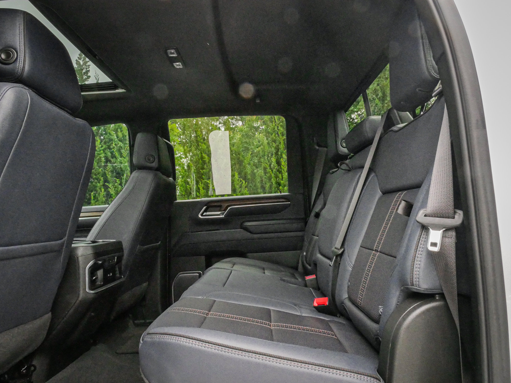 Used 2024 Chevrolet Silverado 3500 High Country w/ Technology Package AWD/4WD image 31
