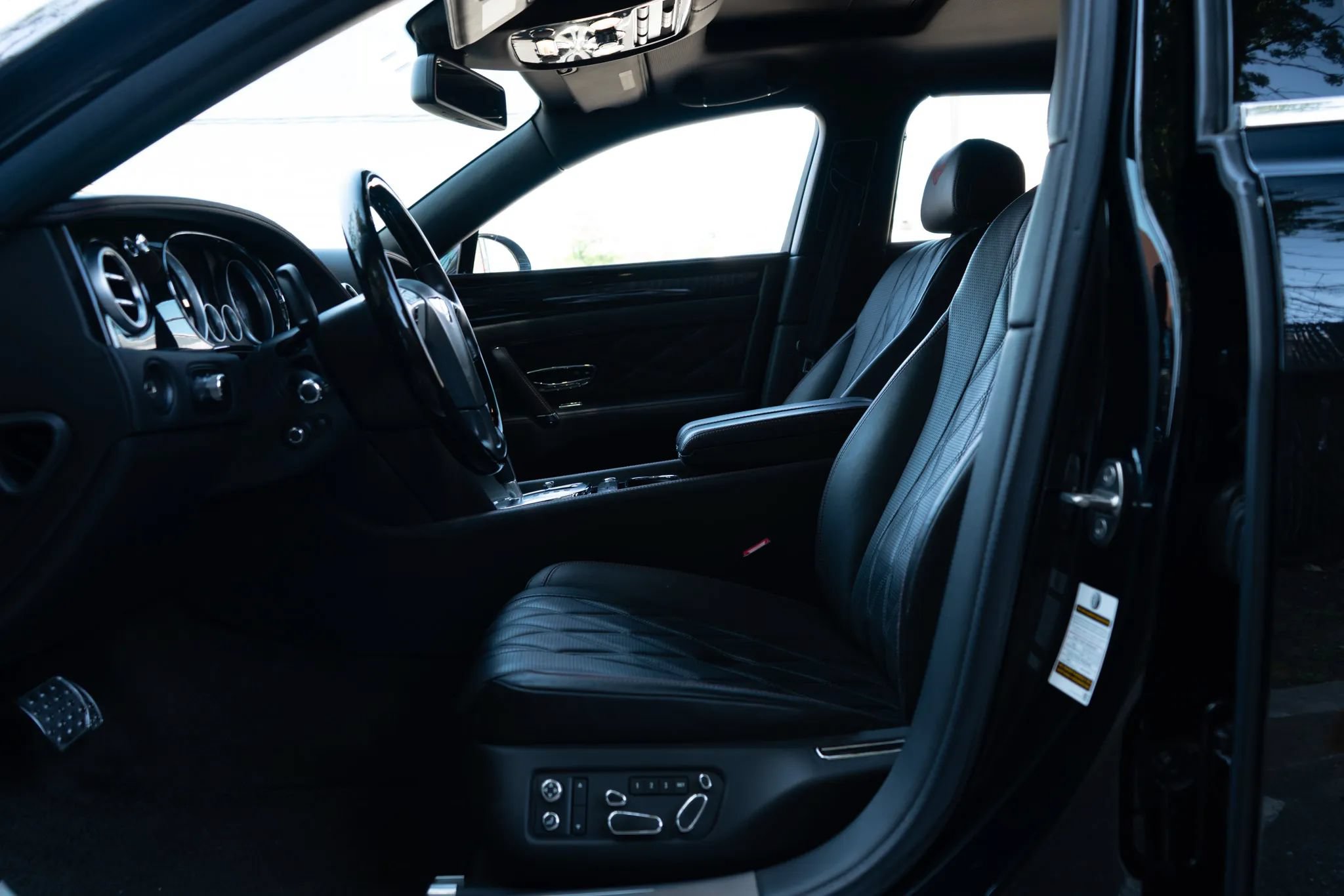 Used 2014 Bentley Flying Spur W12 AWD/4WD image 46