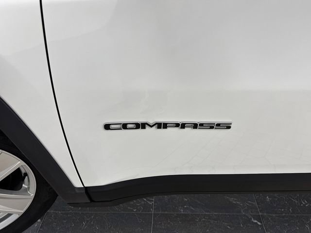 Used 2022 Jeep Compass Latitude image 31