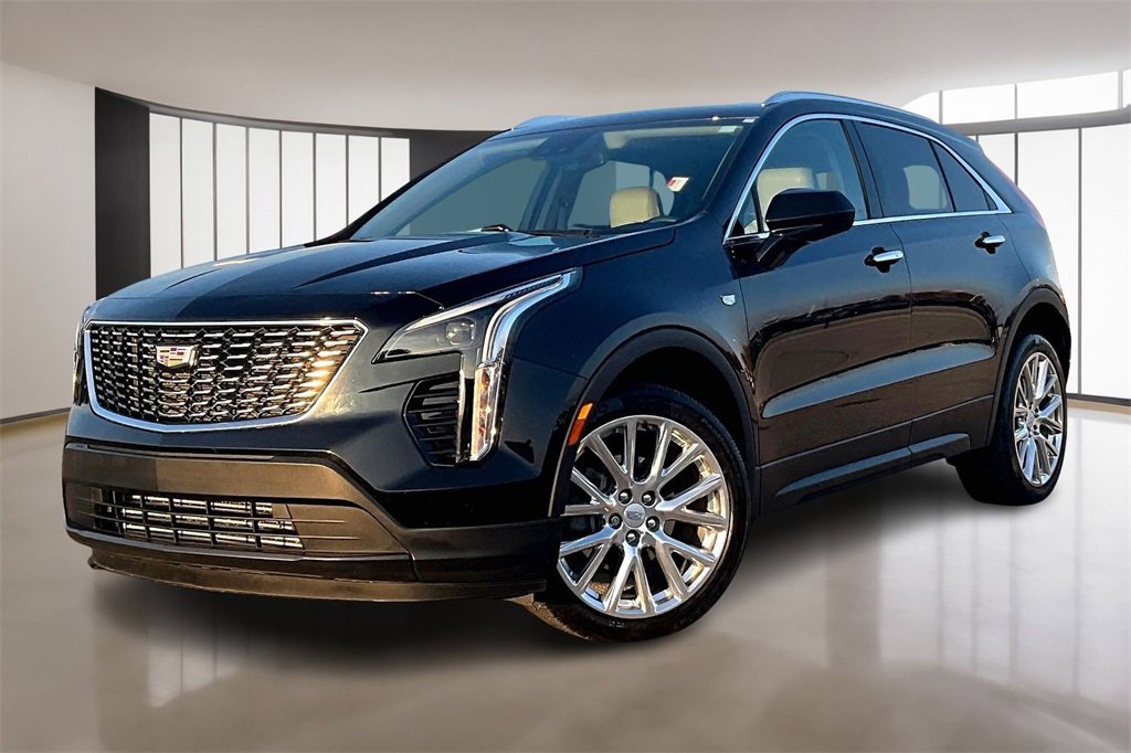 Used 2023 Cadillac XT4 Luxury w/ Cold Weather Package image 1