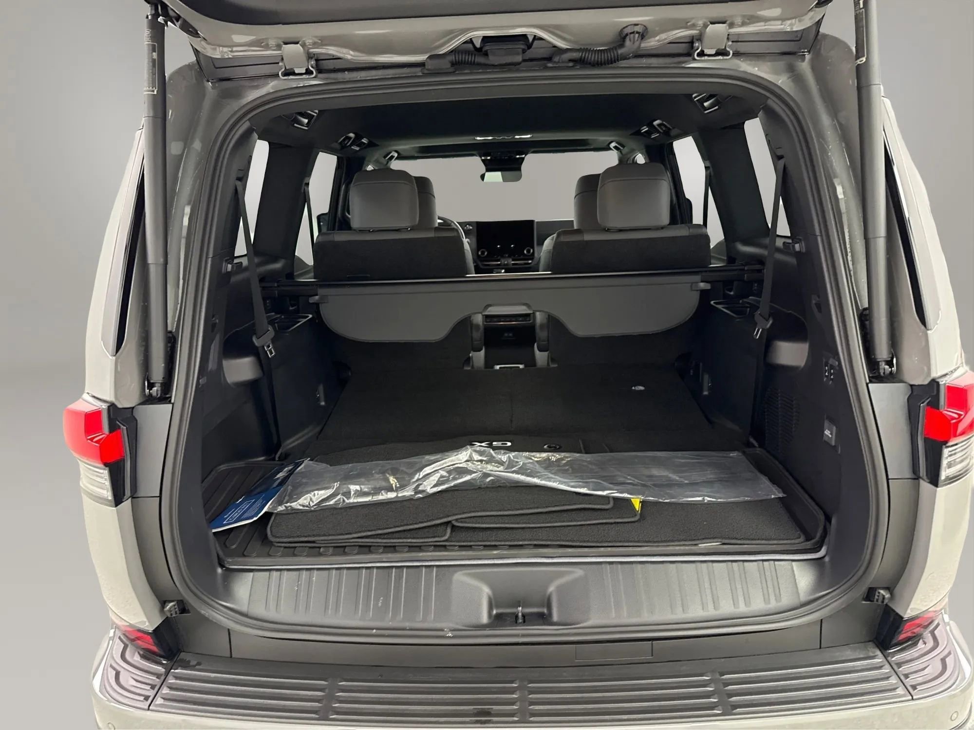 Used 2025 Lexus GX 550 w/ Accessory Package (2T) AWD/4WD image 11