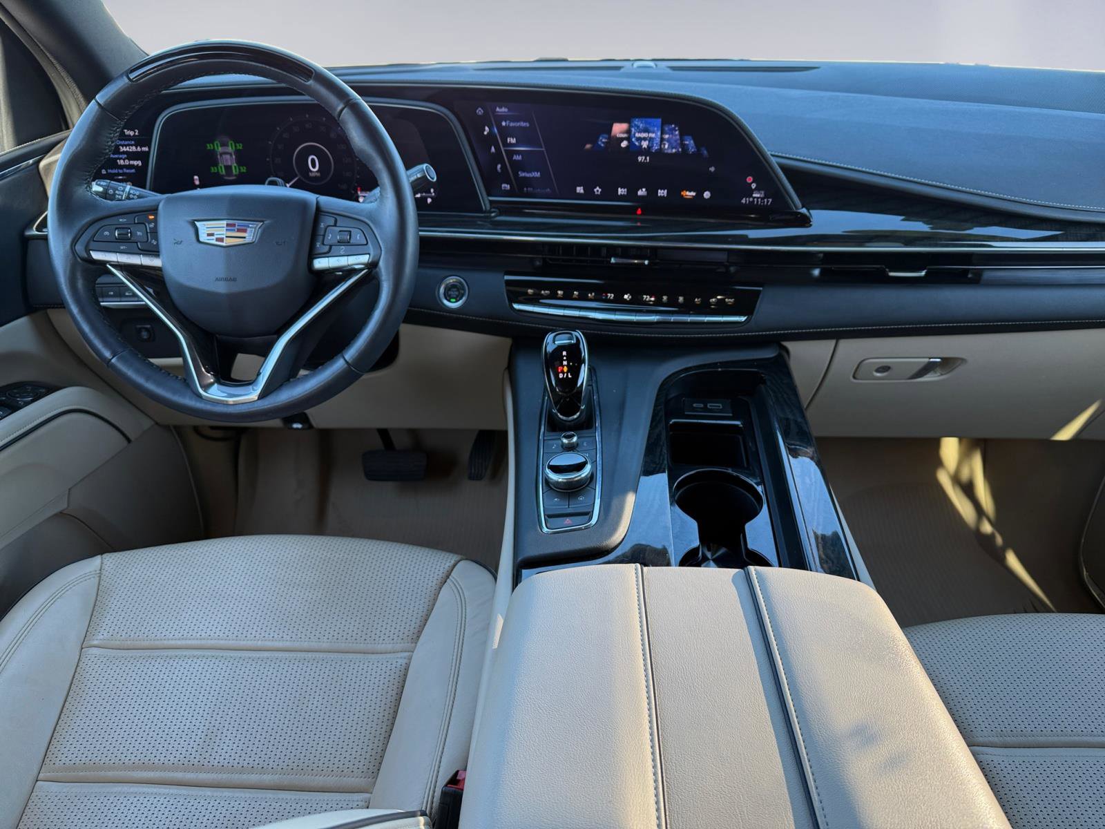 Certified 2024 Cadillac Escalade Premium Luxury image 17