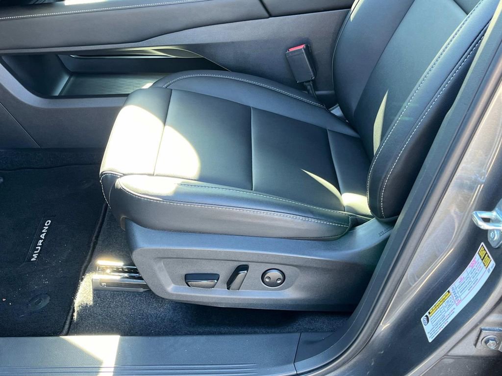 Certified 2025 Nissan Murano SV image 31