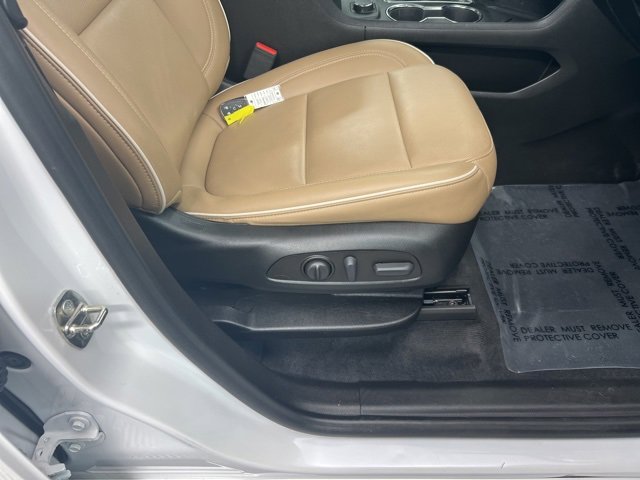 Used 2023 Chevrolet Traverse Premier image 21