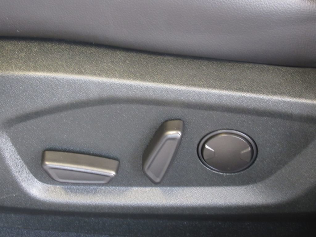 Used 2022 Ford Edge ST w/ Equipment Group 401A image 12