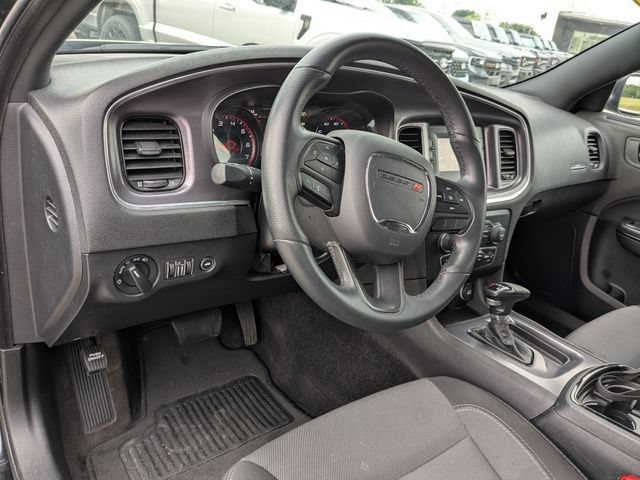 Used 2017 Dodge Charger SE w/ Popular Equipment Group AWD/4WD image 2