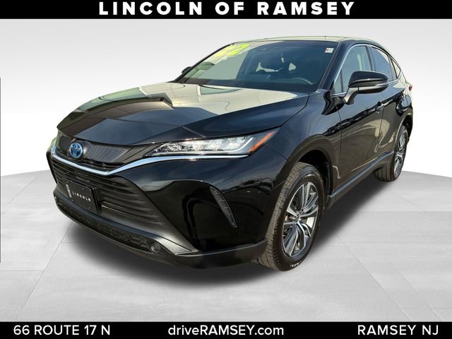 Used 2022 Toyota Venza LE AWD/4WD image 1
