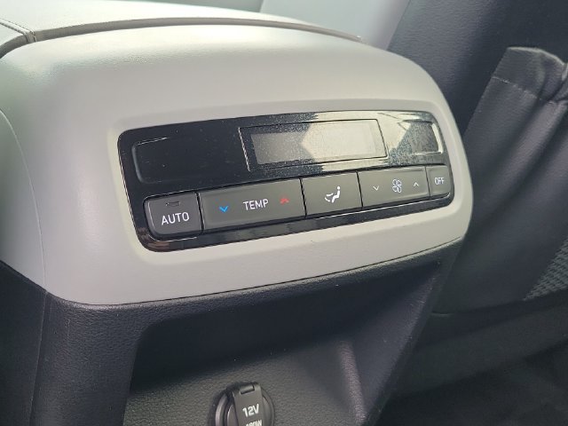 Used 2025 Hyundai Palisade SEL FWD image 13
