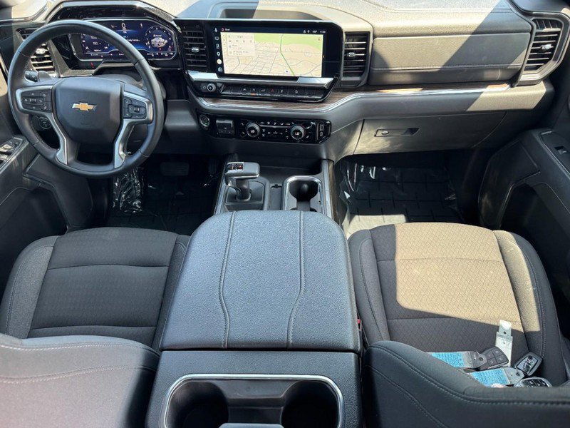 Used 2024 Chevrolet Silverado 1500 LT AWD/4WD image 11
