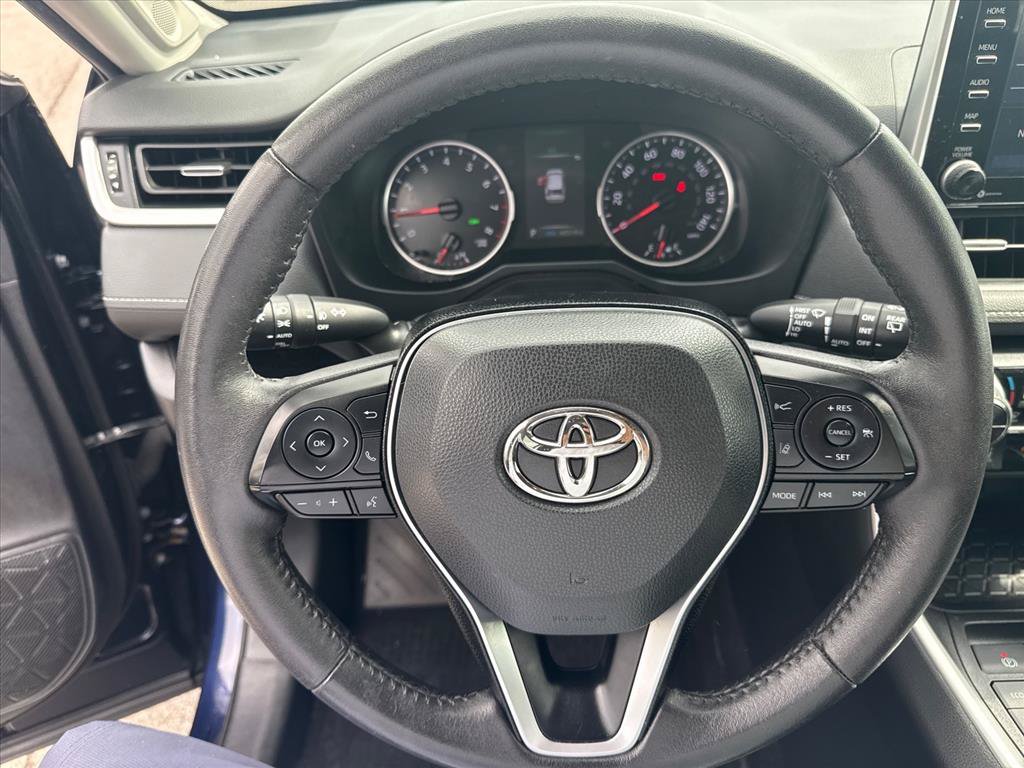 Used 2020 Toyota RAV4 XLE Premium AWD/4WD image 10